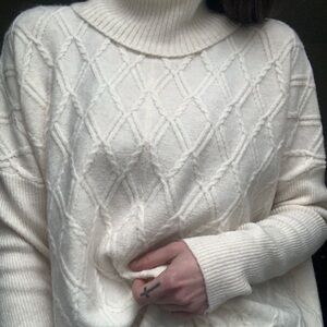 RW&CO Cream Cable Knit Oversized Turtleneck Sweater